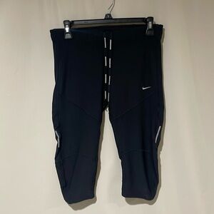 Nike Women's Leggings Capris Sports Size Medium